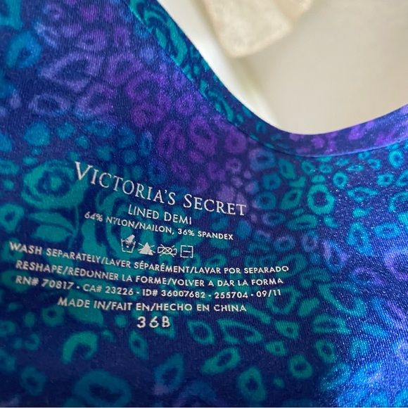 Victoria’s Secrets lined demi bra - Picture 3 of 3